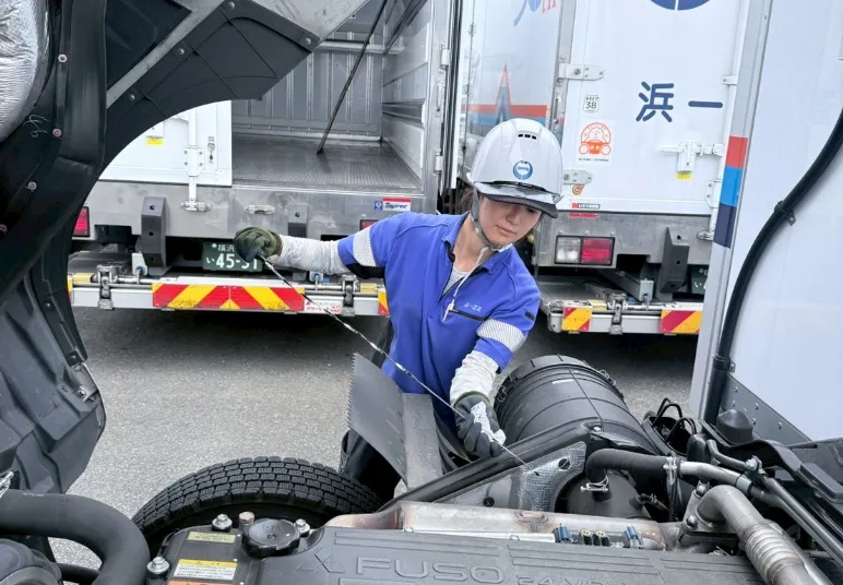 液量、液質、液色等を確認。  
