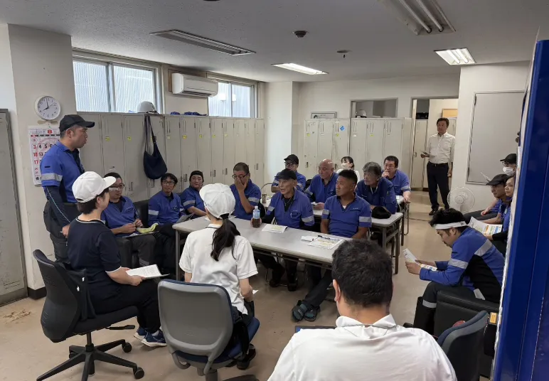 部門別、時間帯別で全社員を対象に産業医参加で実施。 